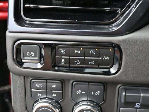 Used 2025 GMC Yukon XL AT4 Ultimate AWD/4WD image 26