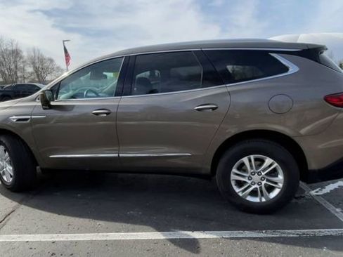 Used 2020 Buick Enclave Essence image 6