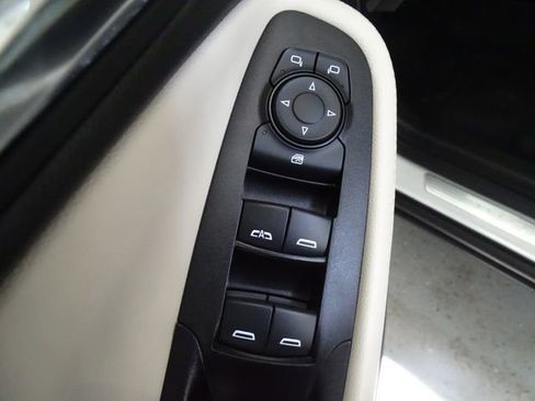 Used 2023 Buick Encore GX Preferred w/ Cold Weather Comfort Package AWD/4WD image 10
