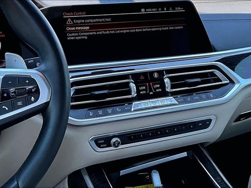 Used 2020 BMW X7 xDrive40i w/ M Sport Package AWD/4WD image 7