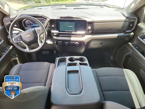 Certified 2025 Chevrolet Silverado 1500 LT AWD/4WD image 12