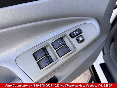 Used 2006 Toyota Tacoma PreRunner RWD image 18