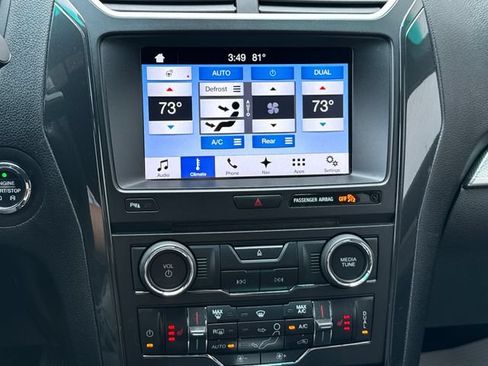 Used 2017 Ford Explorer XLT w/ Equipment Group 202A AWD/4WD image 34