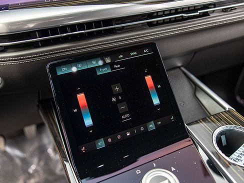 Used 2025 Cadillac Escalade Luxury image 31