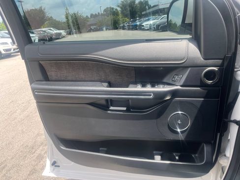 Used 2019 Ford Expedition Max Limited w/ Equipment Group 302A AWD/4WD image 11