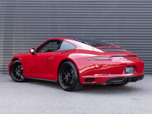 Certified 2019 Porsche 911 Carrera GTS RWD image 3