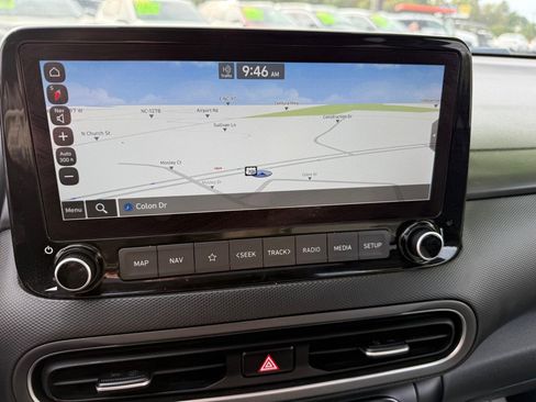 Used 2022 Hyundai Kona Limited image 18