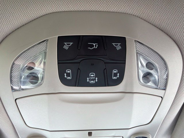 Used 2019 Chrysler Pacifica Limited FWD image 38