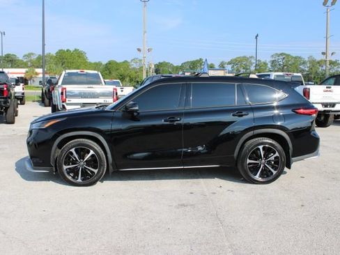 Used 2022 Toyota Highlander XSE AWD/4WD image 6