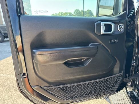 Used 2019 Jeep Wrangler Unlimited Sport S image 9