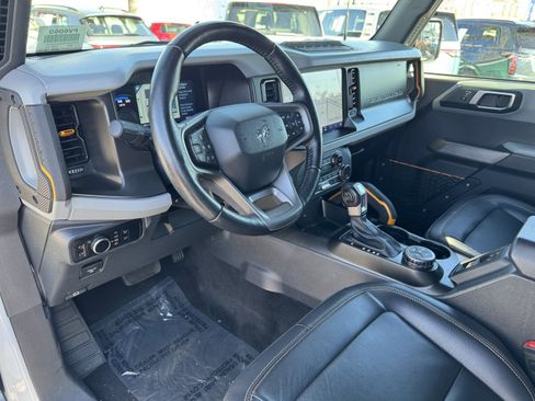 Used 2023 Ford Bronco Badlands image 16