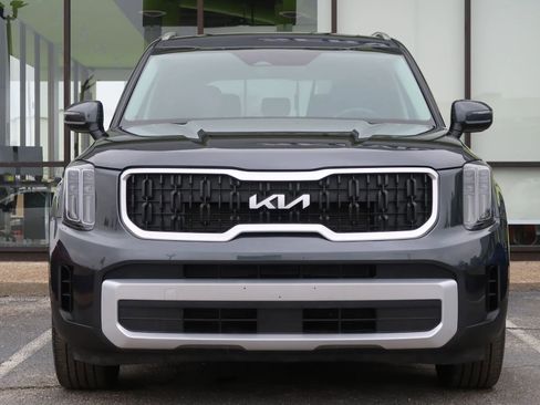 Used 2023 Kia Telluride EX FWD image 2