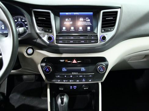 Used 2018 Hyundai Tucson Sport image 19