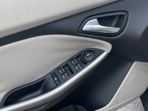 Used 2012 Ford Focus SEL FWD image 11