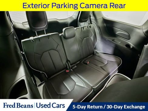 Used 2023 Chrysler Pacifica Limited w/ S Appearance Package FWD image 35