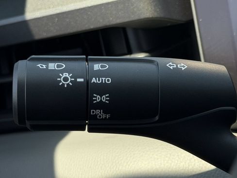 Used 2026 Toyota RAV4 SE FWD image 23