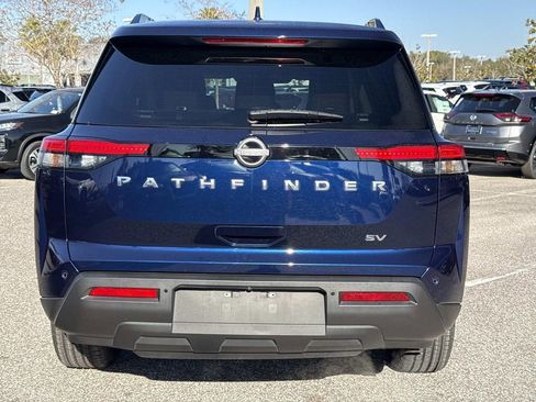 Used 2024 Nissan Pathfinder SV image 5