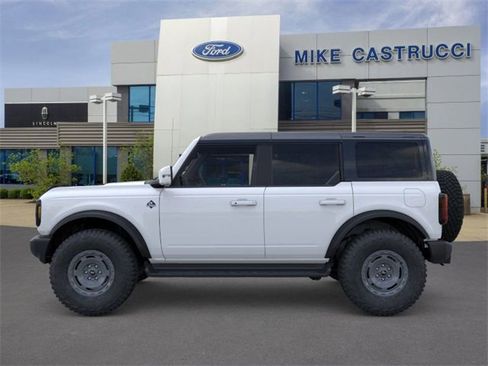 New 2025 Ford Bronco Outer Banks w/ Sasquatch Package image 3