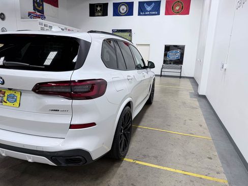 Used 2022 BMW X5 xDrive40i w/ M Sport Package AWD/4WD image 23