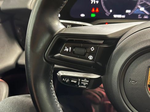 Used 2022 Porsche Taycan image 30