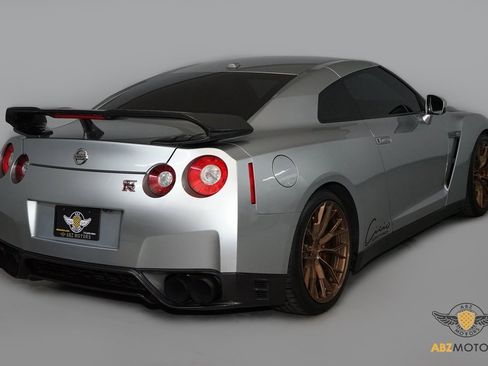 Used 2012 Nissan GT-R Black Edition image 6