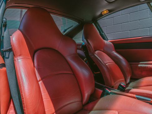 Used 1998 Porsche 911 Carrera S RWD image 27