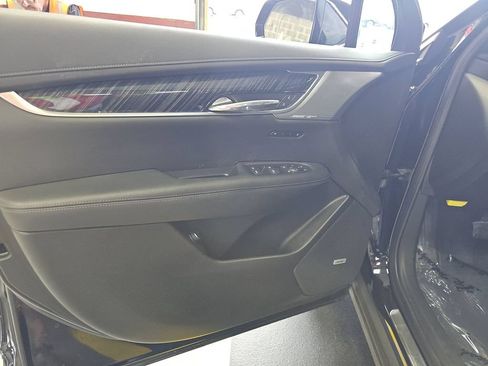 Used 2023 Cadillac XT6 Premium Luxury AWD/4WD image 16