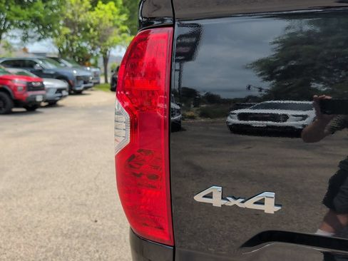 Used 2018 Toyota Tundra Platinum AWD/4WD image 44