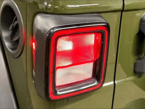 Used 2021 Jeep Wrangler Unlimited Sport image 30