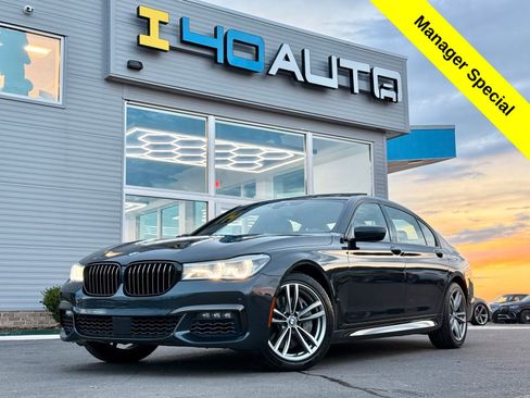 Used 2018 BMW 750i xDrive image 1