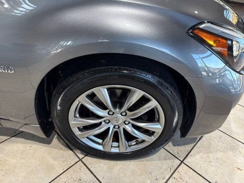 Used 2016 INFINITI Q70 Hybrid w/ Deluxe Touring Package image 26