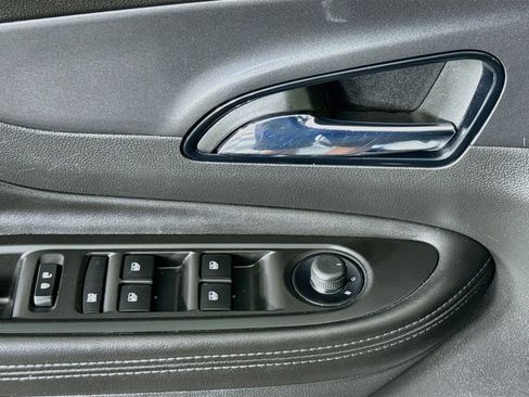 Used 2022 Buick Encore Preferred w/ Safety Package AWD/4WD image 37