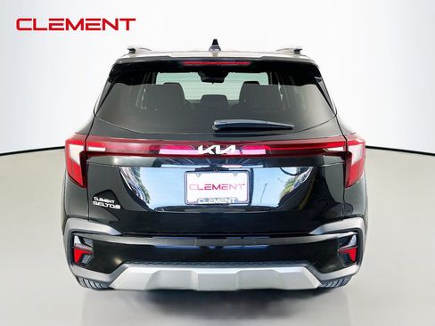 Used 2025 Kia Seltos S FWD image 8