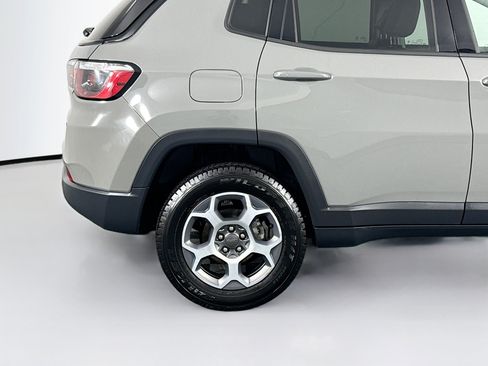 Used 2022 Jeep Compass Trailhawk w/ Trailhawk Convenience Group AWD/4WD image 40