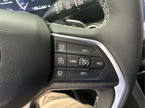 Used 2024 Jeep Grand Cherokee Limited w/ MOPAR Finishing Package image 20