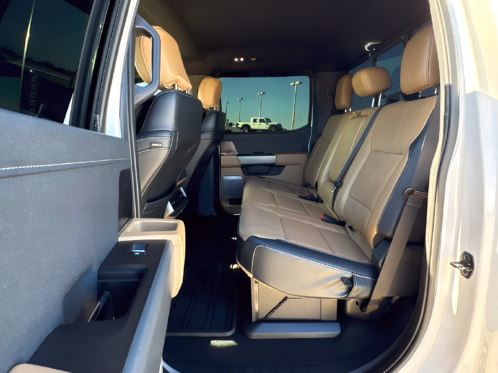Used 2023 Ford F250 Lariat w/ Lariat Ultimate Package AWD/4WD image 12