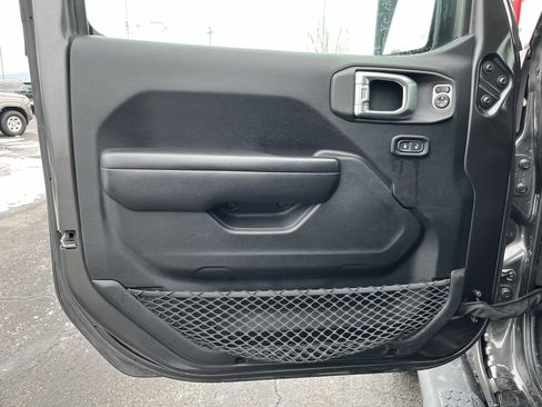 Used 2020 Jeep Wrangler Sport image 15