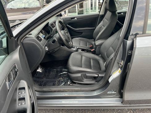Used 2012 Volkswagen Jetta SE FWD image 19