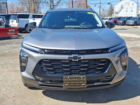 Used 2025 Chevrolet Trax ACTIV w/ Sunroof Package image 3