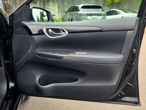 Used 2017 Nissan Sentra SV FWD image 32