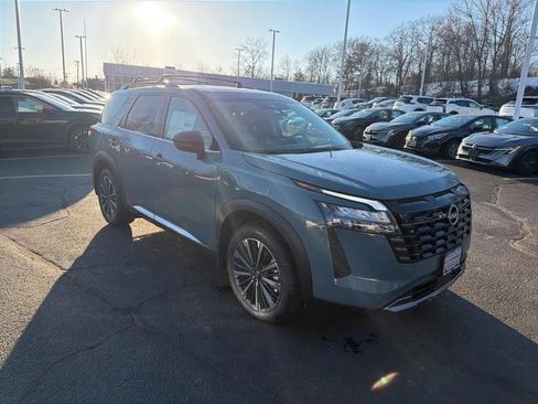 Used 2026 Nissan Pathfinder Platinum w/ Cargo Package AWD/4WD image 9