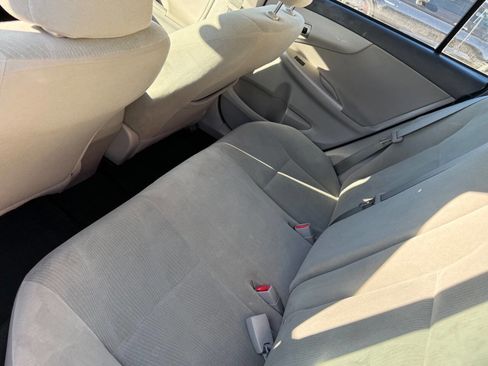 Used 2013 Toyota Corolla LE image 9