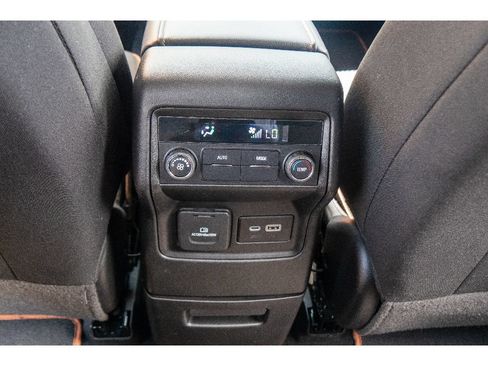 Used 2023 GMC Acadia AT4 AWD/4WD image 19