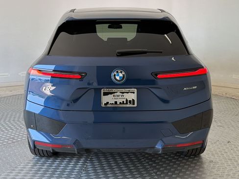 Used 2024 BMW iX xDrive50 w/ Premium Package AWD/4WD image 10