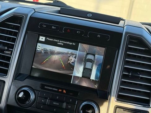 Certified 2018 Ford F150 Platinum w/ Equipment Group 701A Luxury image 3