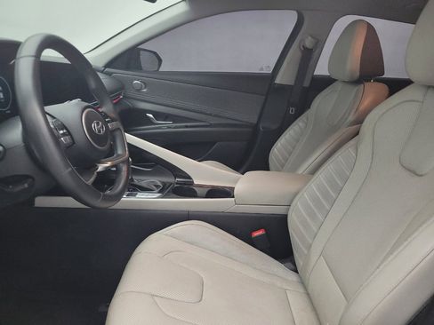 Used 2023 Hyundai Elantra Limited FWD image 17