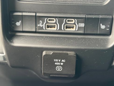 Used 2019 RAM 1500 Laramie AWD/4WD image 15