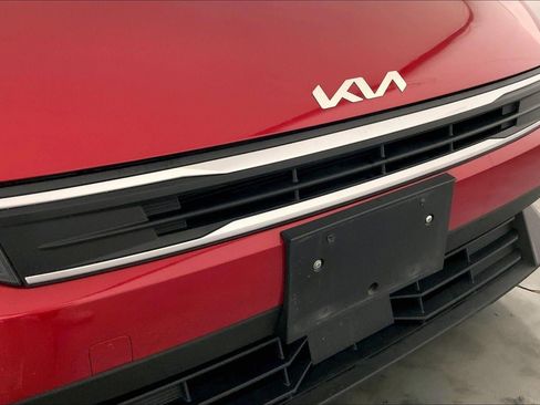 Used 2025 Kia K4 LXS image 28