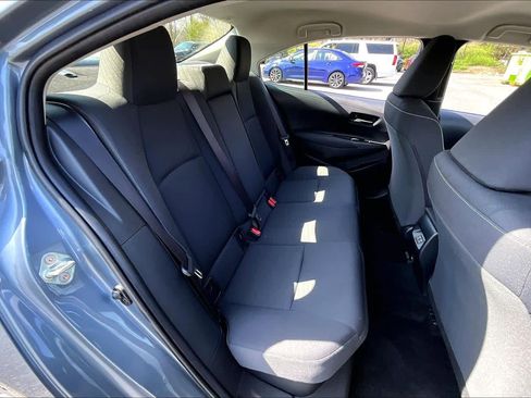 Used 2025 Toyota Corolla LE image 19