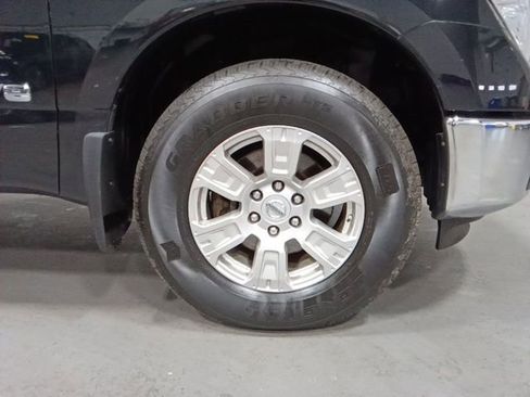 Used 2019 Nissan Titan SV AWD/4WD image 30